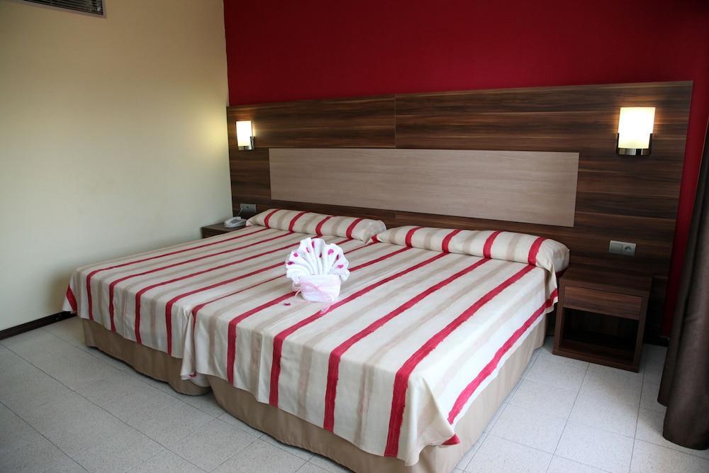 4R Gran Europe Otel Coma-ruga Dış mekan fotoğraf