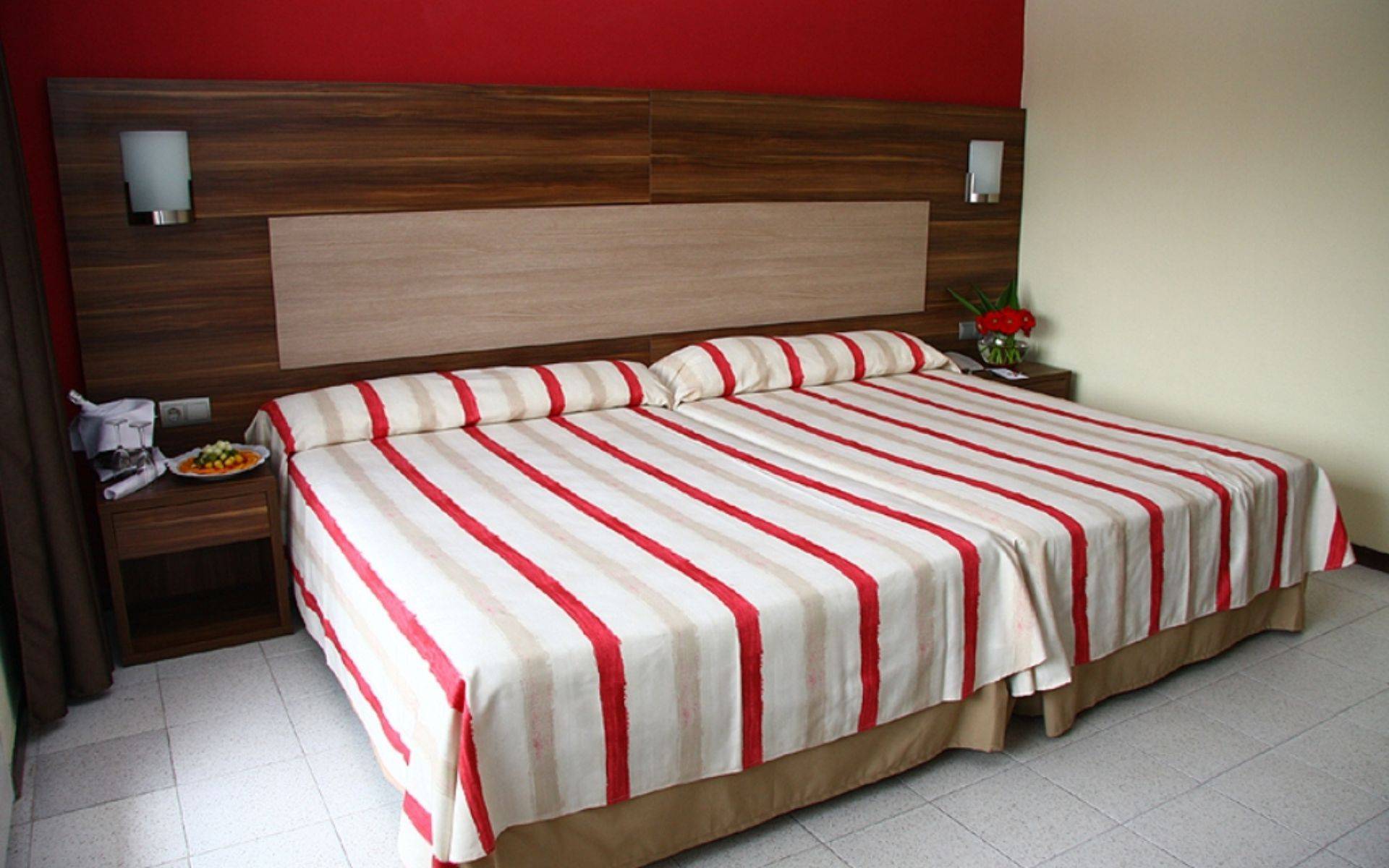 4R Gran Europe Otel Coma-ruga Dış mekan fotoğraf