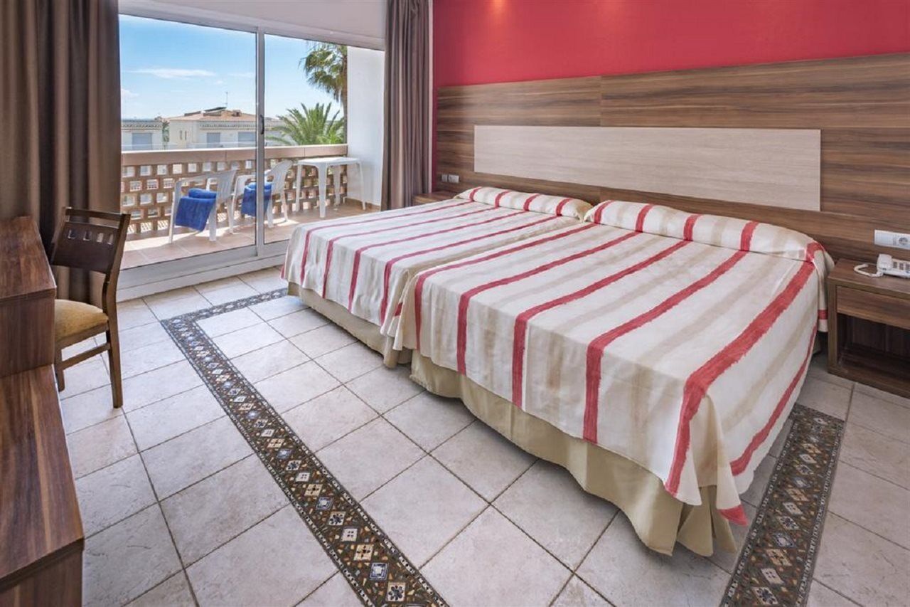 4R Gran Europe Otel Coma-ruga Dış mekan fotoğraf