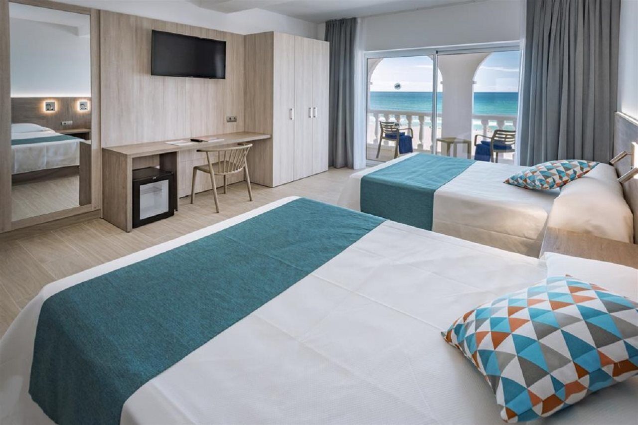 4R Gran Europe Otel Coma-ruga Dış mekan fotoğraf